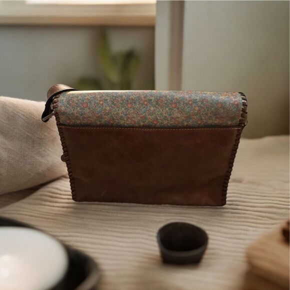 Patricia Nash Floral and Brown Crossbody Bag - Picture 3 of 8